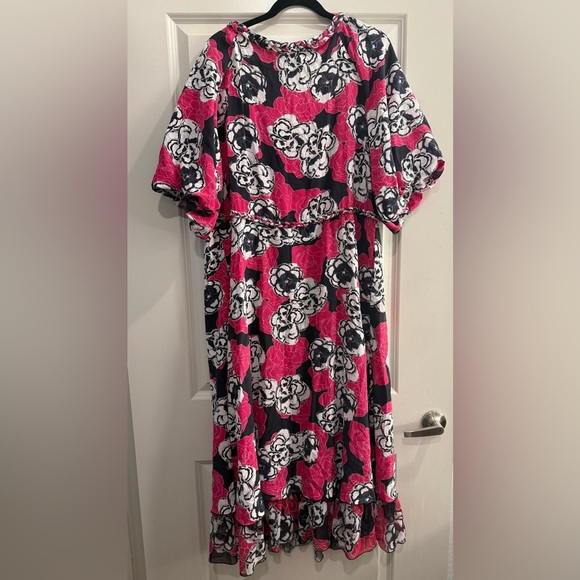 DYVNA Silk Midi Dress - Picture 4 of 6